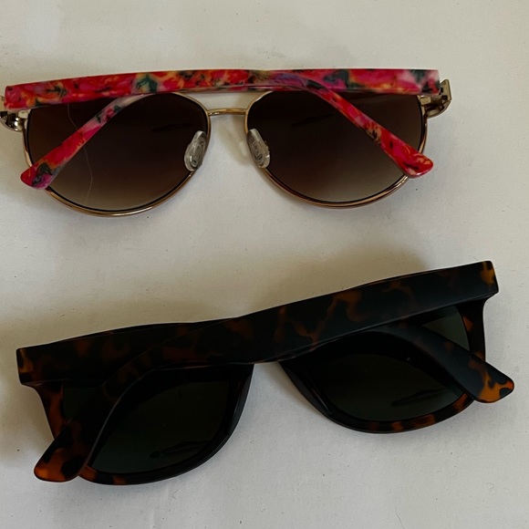 Sunglass set - Picture 2 of 2